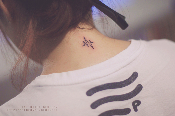 minimalistic-feminine-discreet-tattoo-seoeon-14