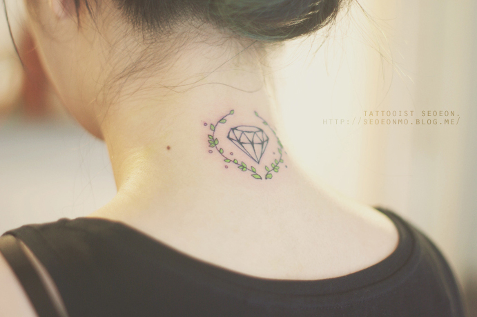 minimalistic-feminine-discreet-tattoo-seoeon-24
