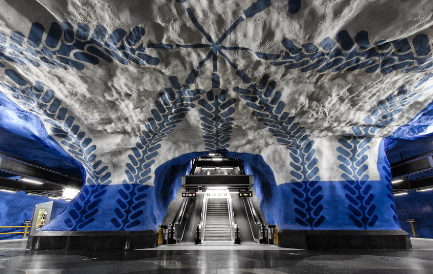 impressive-metro-subway-underground-stations-12__880