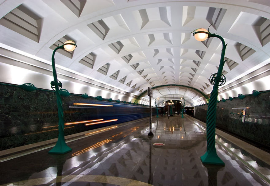 impressive-metro-subway-underground-stations-42__880