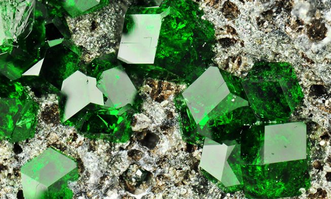 Krásne minerály a drahokamy img