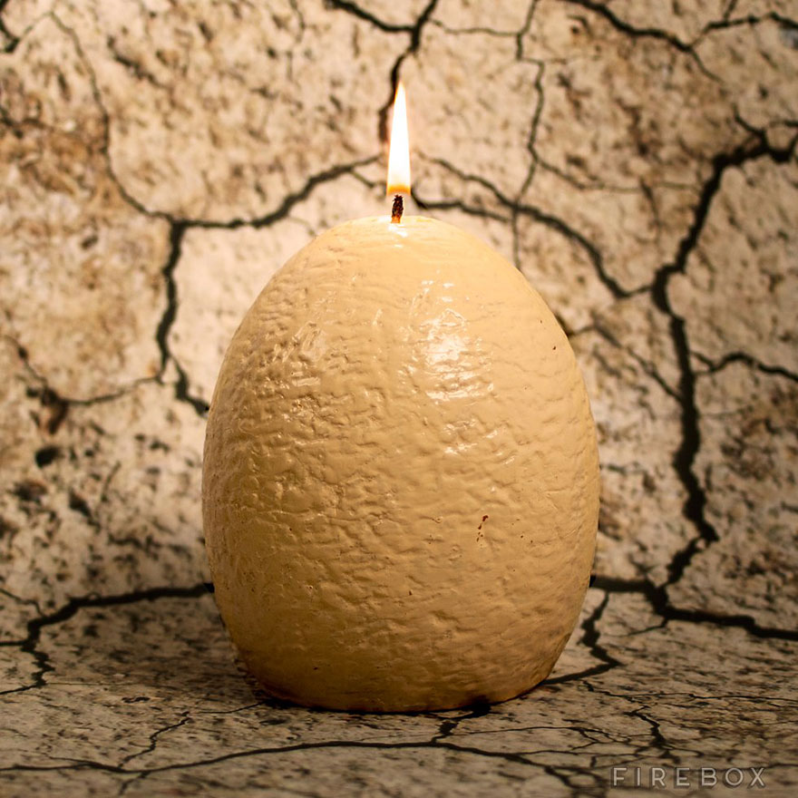 sviečka v tvare dinosaurieho vajca (3)