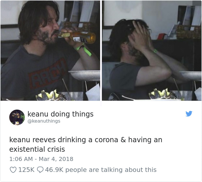 Keanu Reeves niečo robí