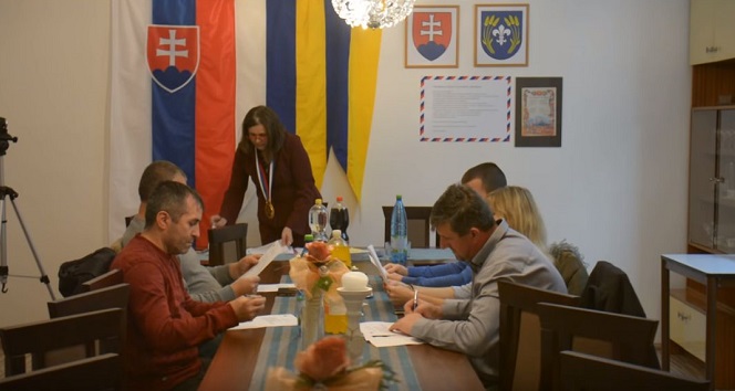 Obecné zasadnutie v obci Fekišovce valcuje internet, pozrite prečo img