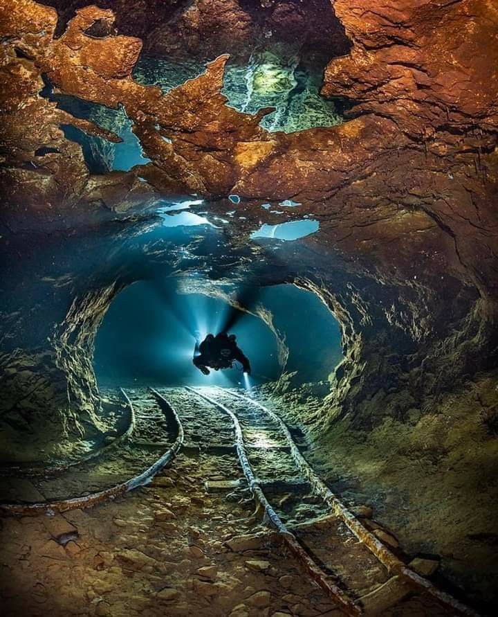 podmorské jaskyne